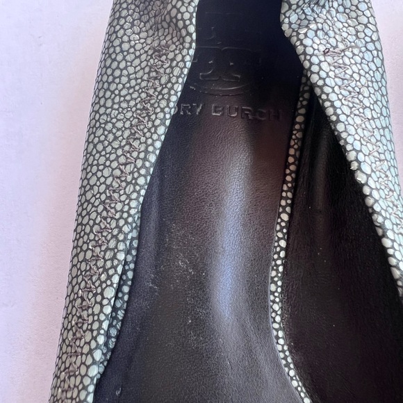 TORY BURCH used excellent Reva Gray Stingray Leather Logo Ballet Flats Size 7.5 - Picture 9 of 9